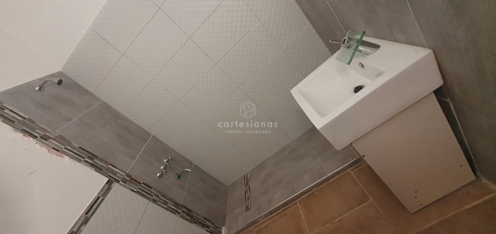 SE VENDEN 3 UNIDADES: DOS de 1 DORM y UNO de 2 DORM  EN COMPLEJO B° BELLA VISTA