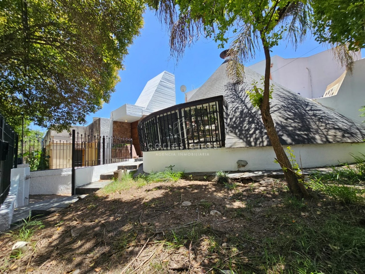 OPORTUNIDAD! PARQUE VELEZ SARSFIELD CASA DE 3 DORM C/PILETA