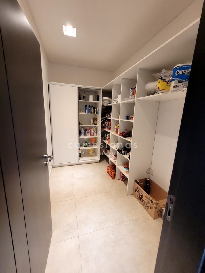 PREMIUM! CASA 4 DORM EN CAUSANA. 650 MTS CUB, 5000 MTS LOTE