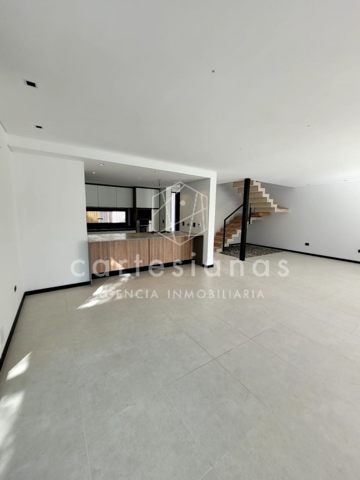 LA CAROLINA CASA DE 3 DORM CALIDAD PREMIUM | ZONA NORTE