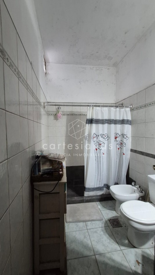 CASA 3 DORM PARA REFACCIONAR B° GRANJA DE FUNES A 50 MTS DE RAFAEL NUÑEZ. OPORTUNIDAD