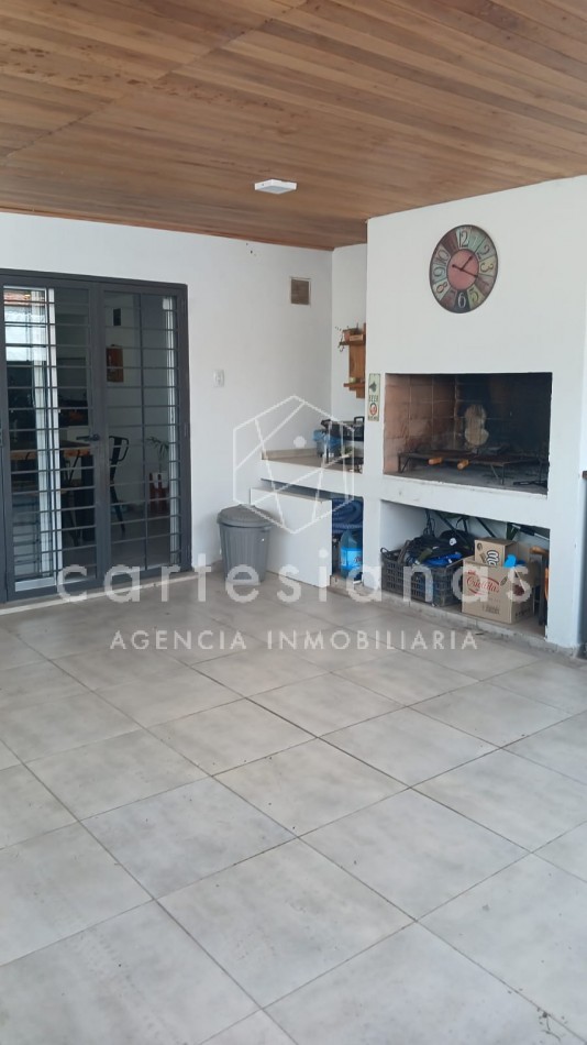 CASA 3 DORMITORIOS (1 EN SUITE) PILETA. ARGUELLO, A METROS DE RECTA MARTINOLLI