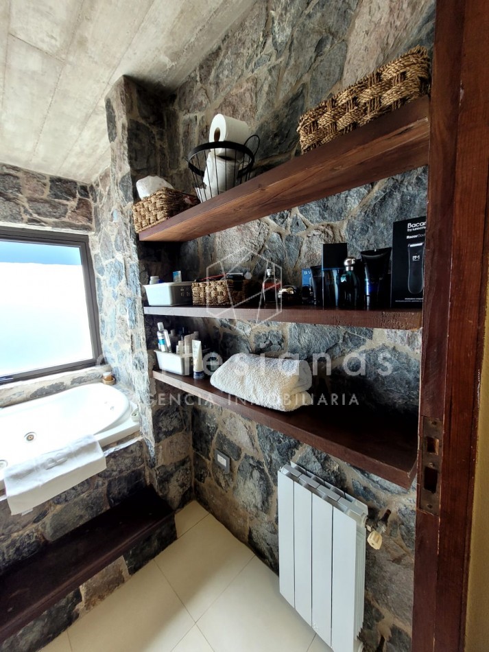 COUNTRY EL BOSQUE IMPECABLE! CASA DE 3 DORMITORIOS 650 MTS CUB.