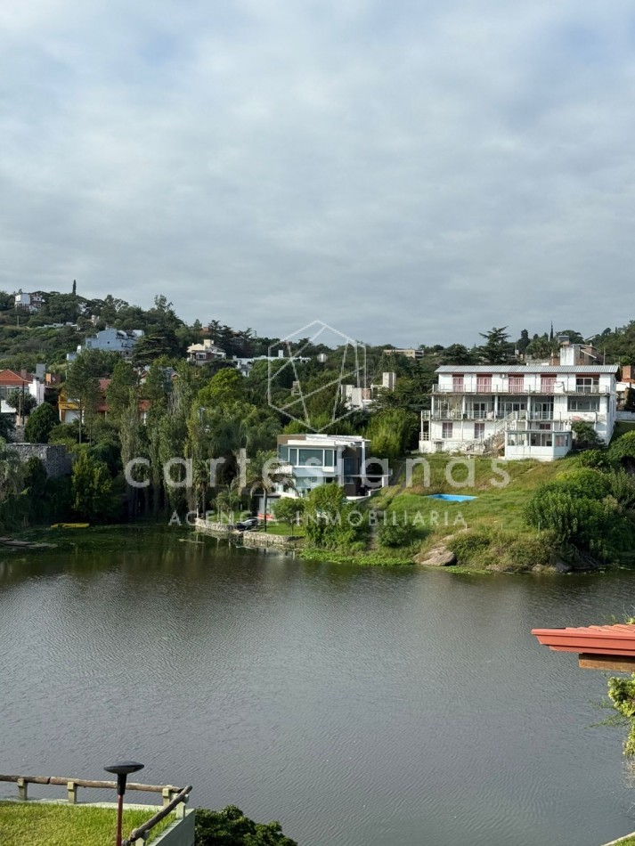 CARLOS PAZ| HERMOSA CASA SOBRE LA COSTA DEL RIO LOS CHORRILLOS