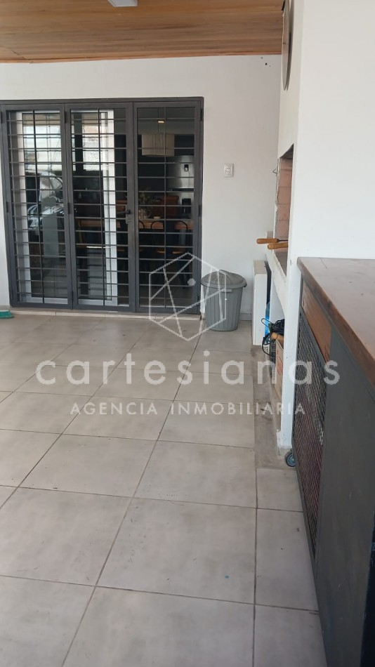 CASA 3 DORMITORIOS (1 EN SUITE) PILETA. ARGUELLO, A METROS DE RECTA MARTINOLLI