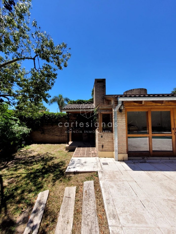 CASA 4 DORM + DEP DE SERV Y UNA SUP TOTAL 1000 M2 ARGUELLO | ZONA NORTE
