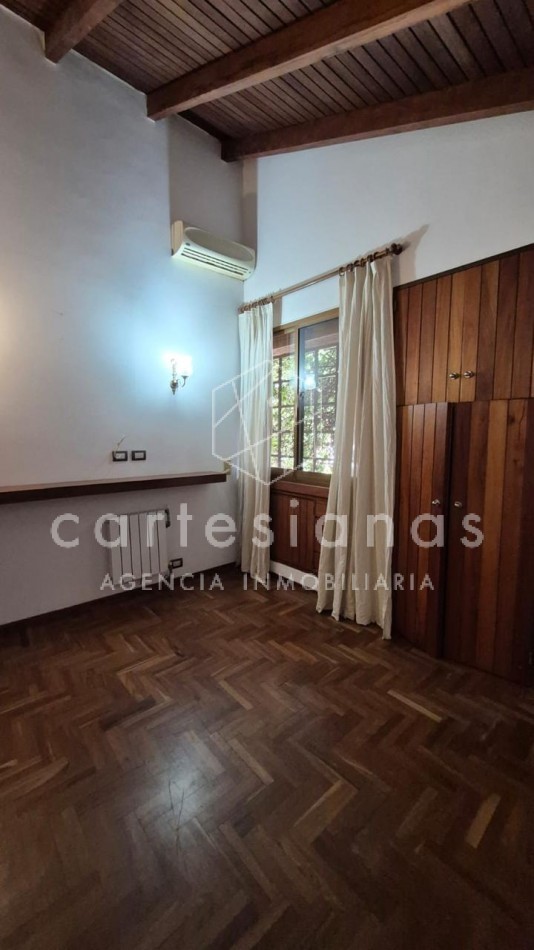 URCA EXCELENTE CASA DE 4 DORM. USO RESIDENCIAL O PARA OFICINAS/ESTUDIO 