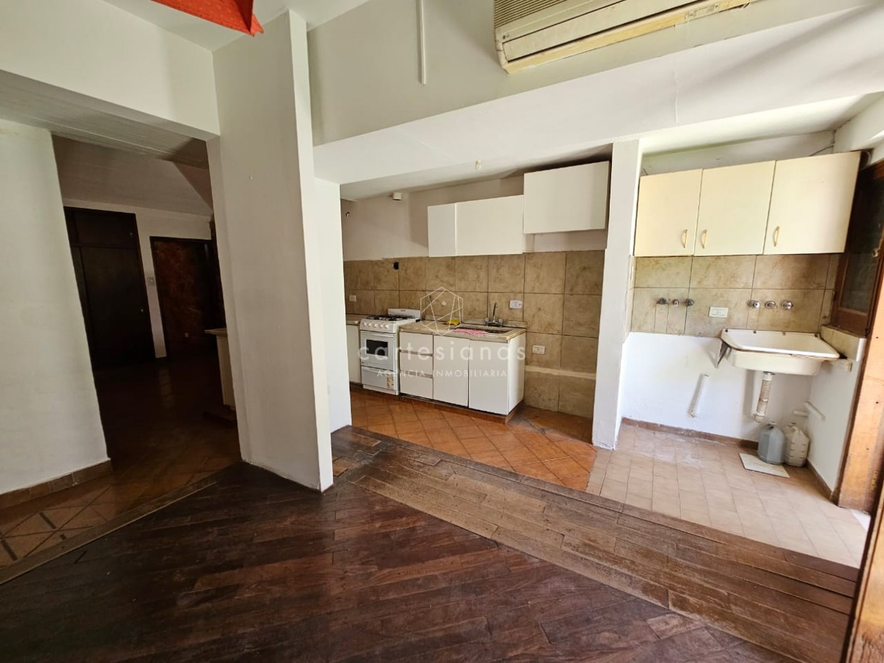 OPORTUNIDAD! PARQUE VELEZ SARSFIELD CASA DE 3 DORM C/PILETA