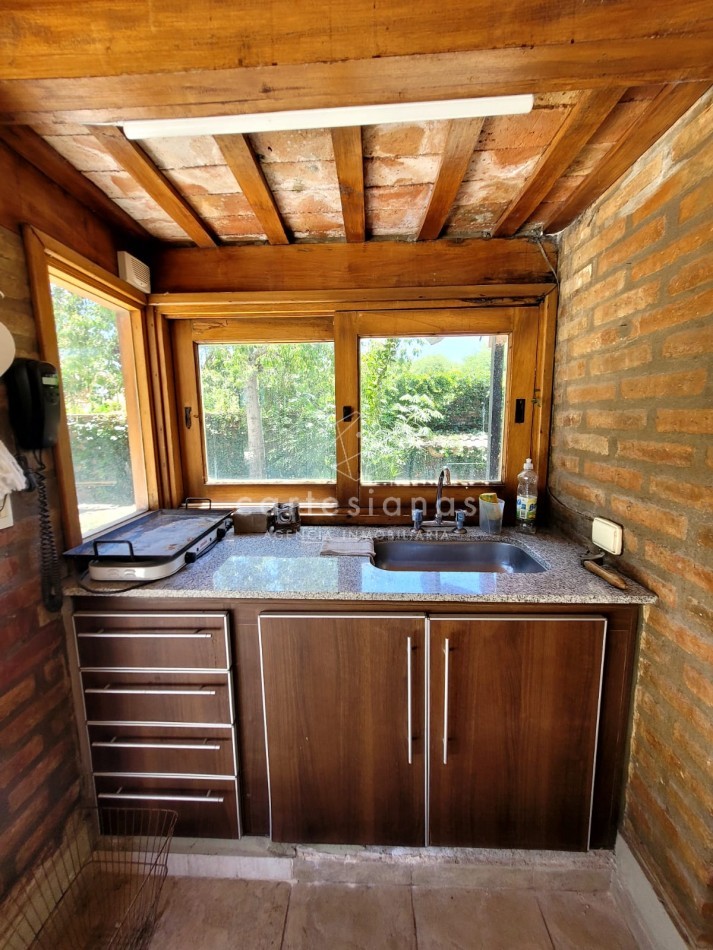 CASA 4 DORM + DEP DE SERV Y UNA SUP TOTAL 1000 M2 ARGUELLO | ZONA NORTE