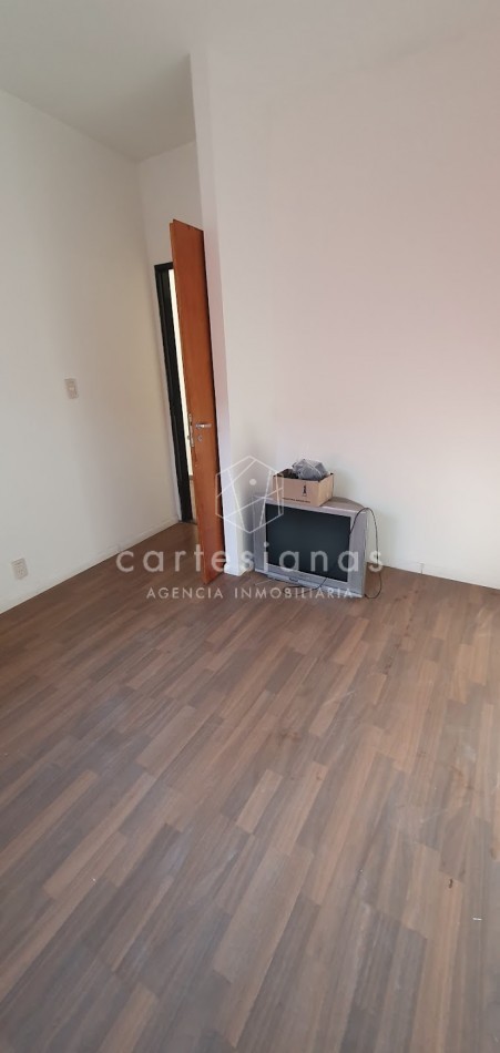 SE VENDEN 3 UNIDADES: DOS de 1 DORM y UNO de 2 DORM  EN COMPLEJO B° BELLA VISTA