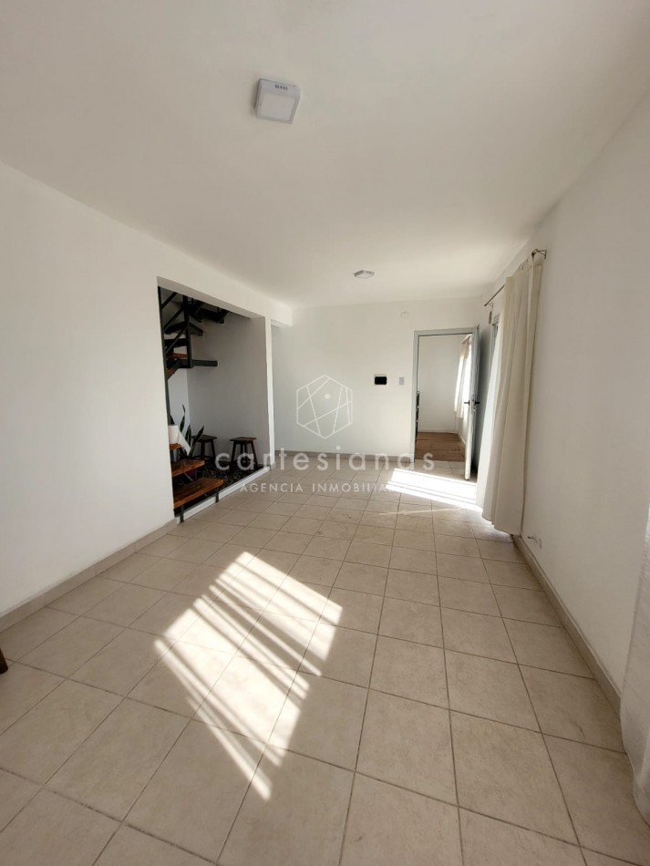 DPTO DE 3 DORM ESTILO DUPLEX SOBRE AV. FUERZA AEREA - RUTA 20