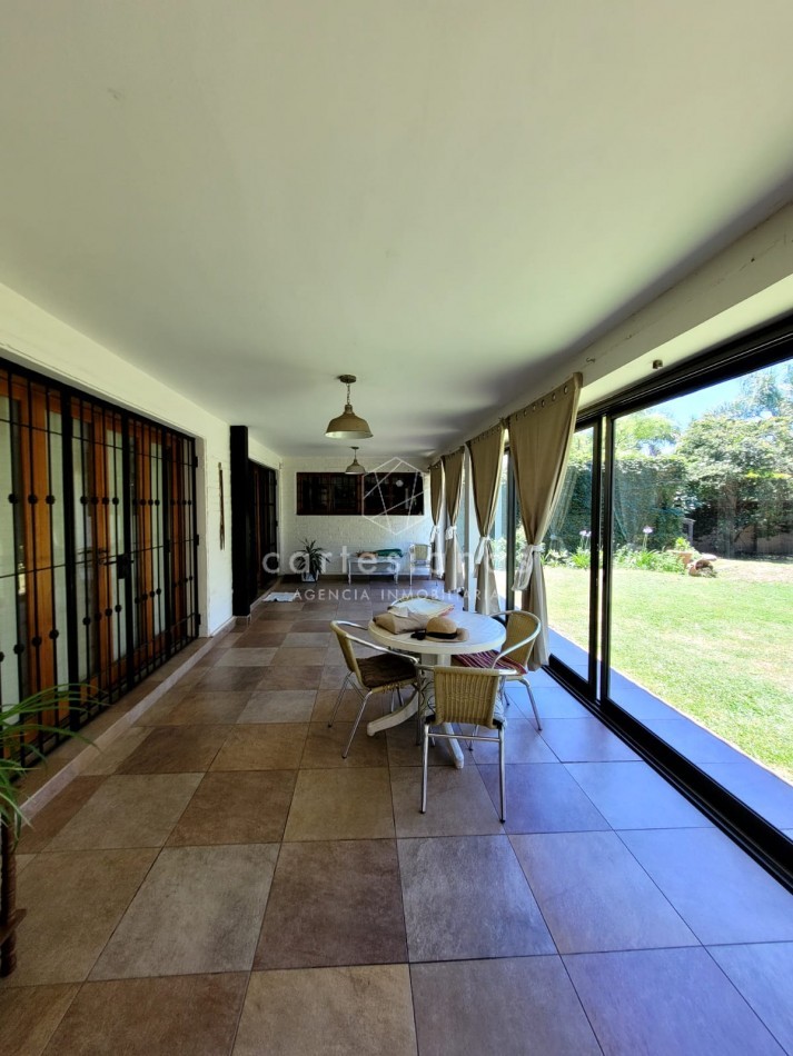 CASA 4 DORM + DEP DE SERV Y UNA SUP TOTAL 1000 M2 ARGUELLO | ZONA NORTE