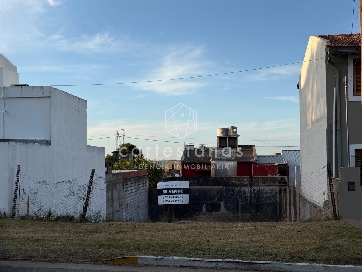 LOTE DE 225 M2. SOBRE DEAN FUNES A MTRS DE AV. COLON. APTO 3 PISOS. ZONA CIUDAD GAMA