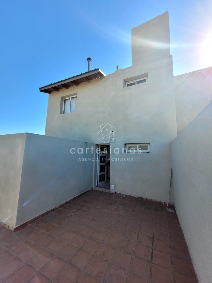 DPTO DE 3 DORM ESTILO DUPLEX SOBRE AV. FUERZA AEREA - RUTA 20
