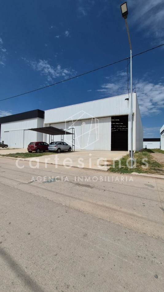 EN ALQUILER. NAVE DE 900 MTS2. PARQUE INDUSTRIAL POLO 52