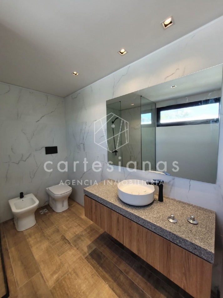 LA CAROLINA CASA DE 3 DORM CALIDAD PREMIUM | ZONA NORTE
