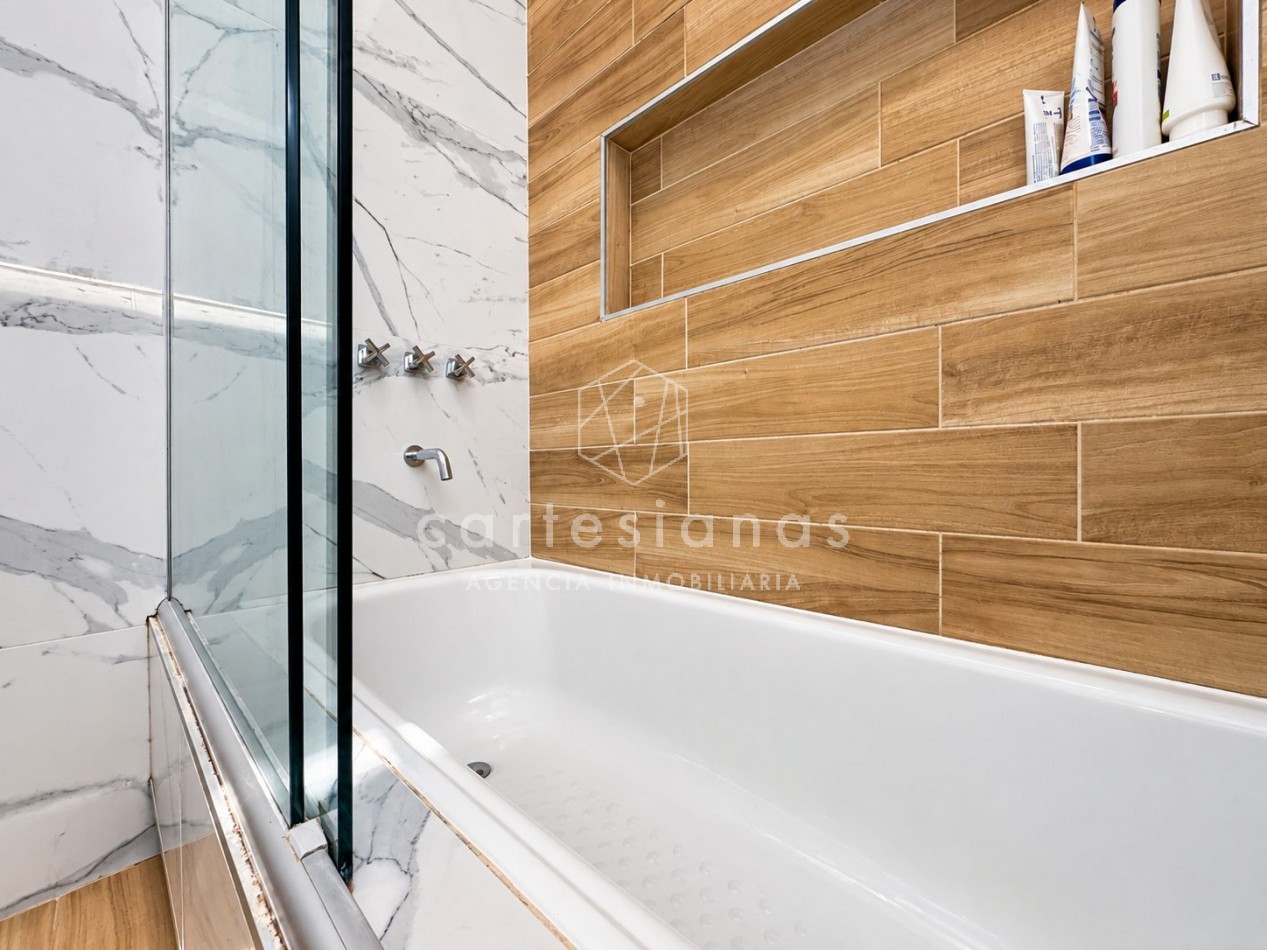 CASA EN PLANTA BAJA. RIBERAS DE MANANTIALES. 3 DORM + ESCR. PILETA CLIMATIZADA. PLANOS Y ESCRITURA