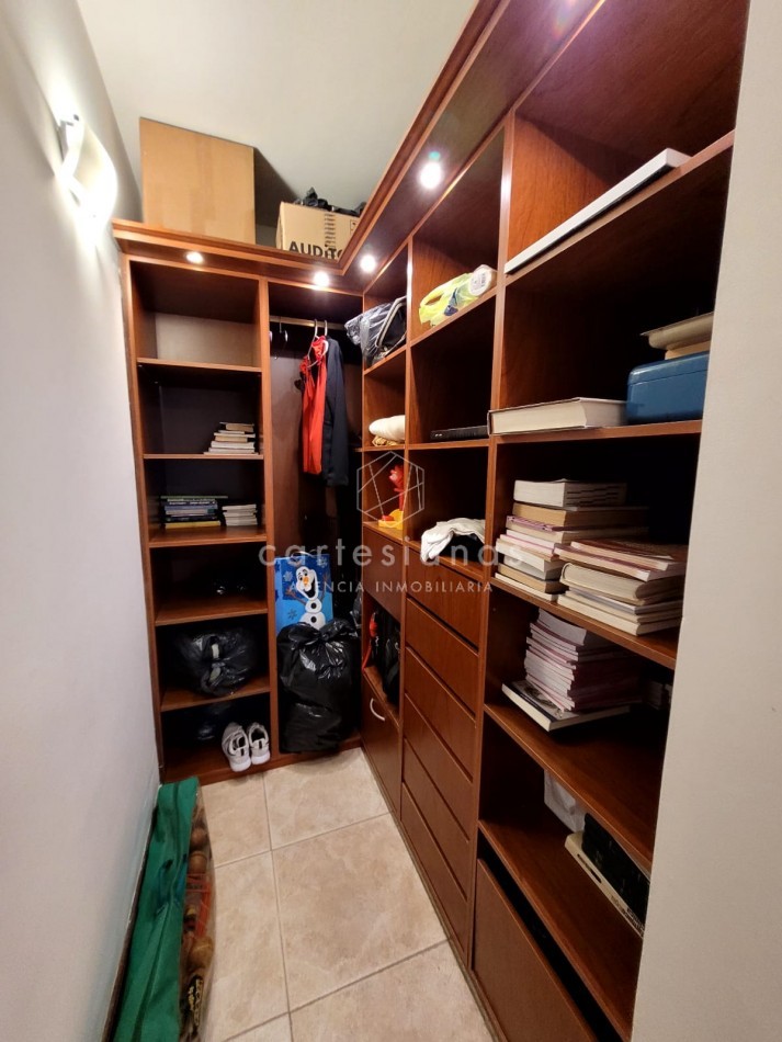 CASA 4 DORM + DEP DE SERV Y UNA SUP TOTAL 1000 M2 ARGUELLO | ZONA NORTE
