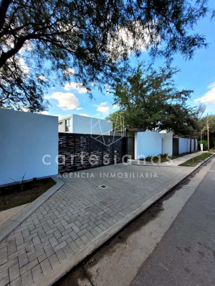 LA CAROLINA CASA DE 3 DORM CALIDAD PREMIUM | ZONA NORTE