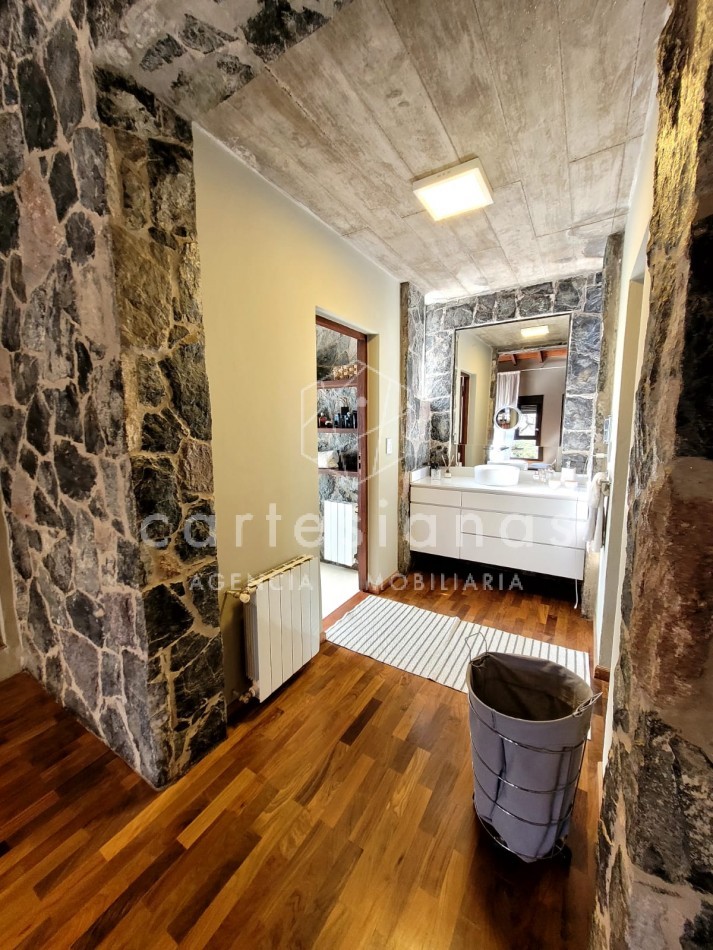 COUNTRY EL BOSQUE IMPECABLE! CASA DE 3 DORMITORIOS 650 MTS CUB.