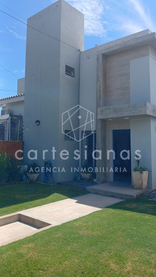 CASA 3 DORMITORIOS (1 EN SUITE) PILETA. ARGUELLO, A METROS DE RECTA MARTINOLLI