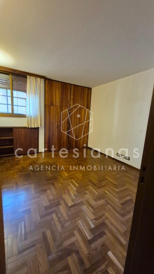 URCA EXCELENTE CASA DE 4 DORM. USO RESIDENCIAL O PARA OFICINAS/ESTUDIO 