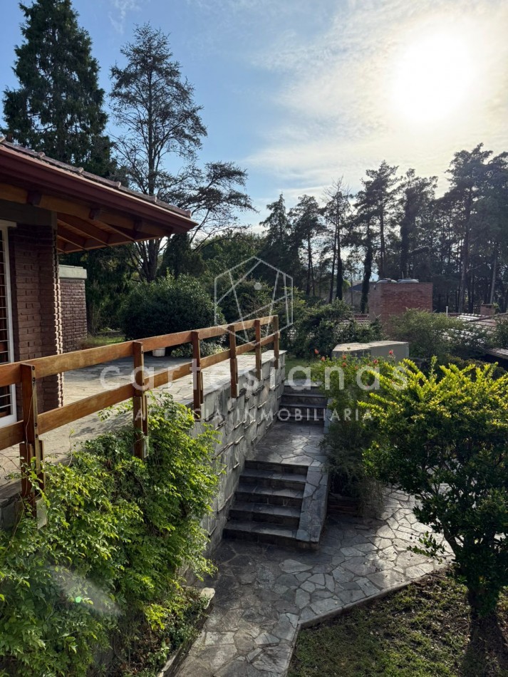 CARLOS PAZ| HERMOSA CASA SOBRE LA COSTA DEL RIO LOS CHORRILLOS