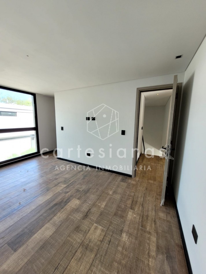 LA CAROLINA CASA DE 3 DORM CALIDAD PREMIUM | ZONA NORTE