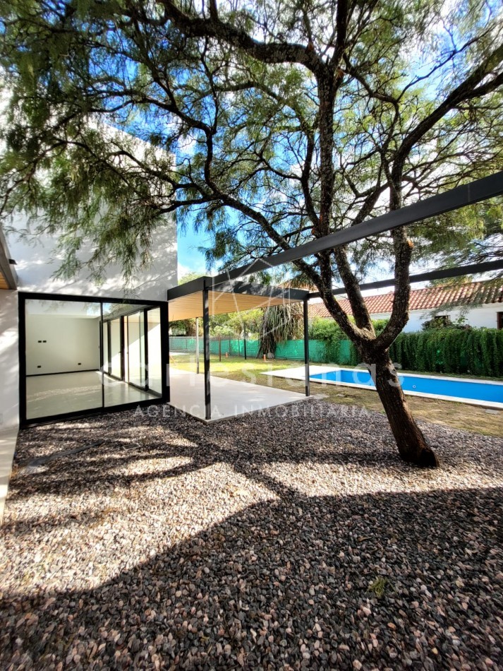 LA CAROLINA CASA DE 3 DORM CALIDAD PREMIUM | ZONA NORTE