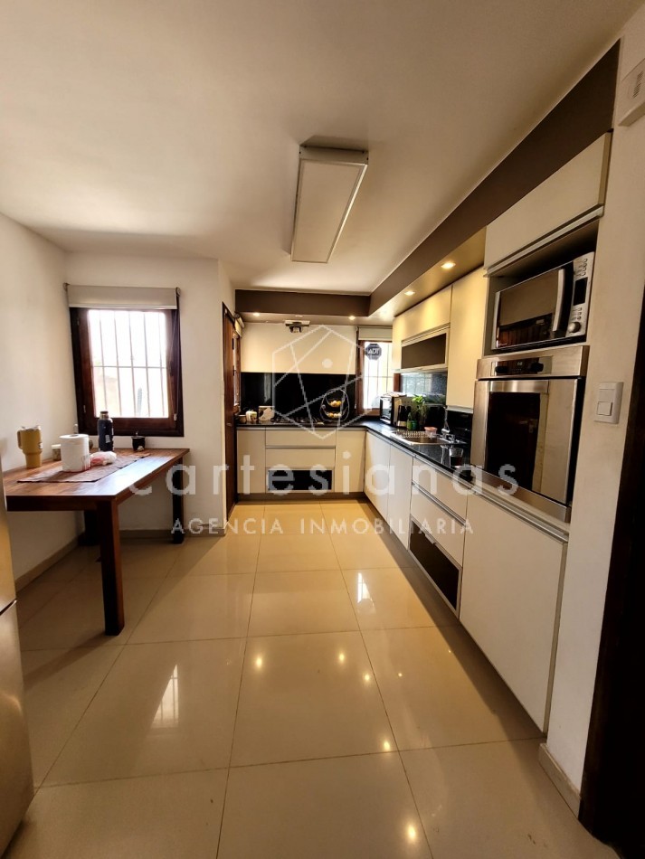 B°LOS OLMOS CASA 3 DORM C/PILETA. ESCRITURA