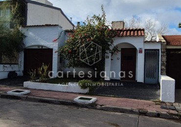 CASA 3 DORM PARA REFACCIONAR B° GRANJA DE FUNES A 50 MTS DE RAFAEL NUÑEZ. OPORTUNIDAD